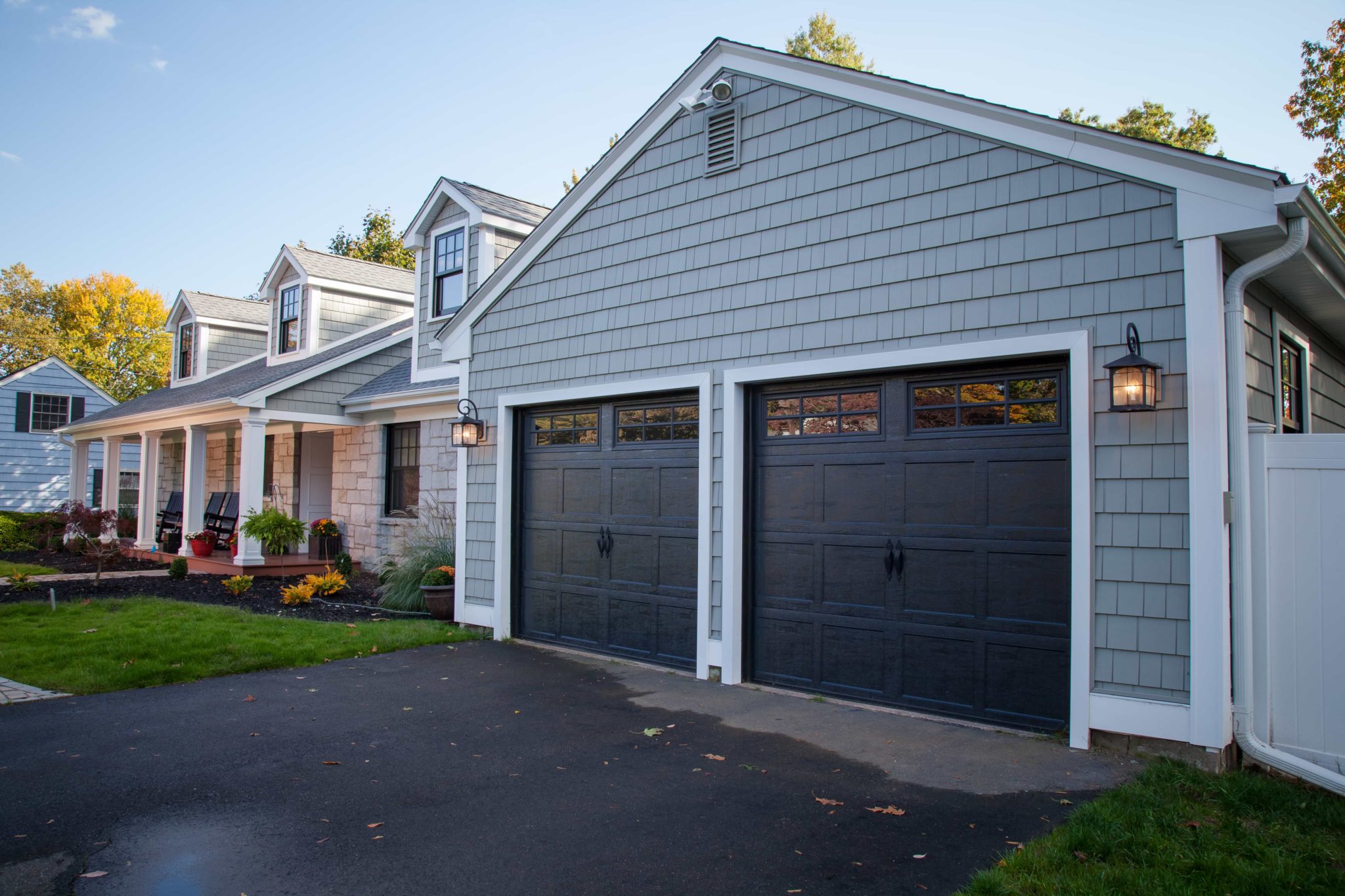 661 6p Cool Black Garage Doors