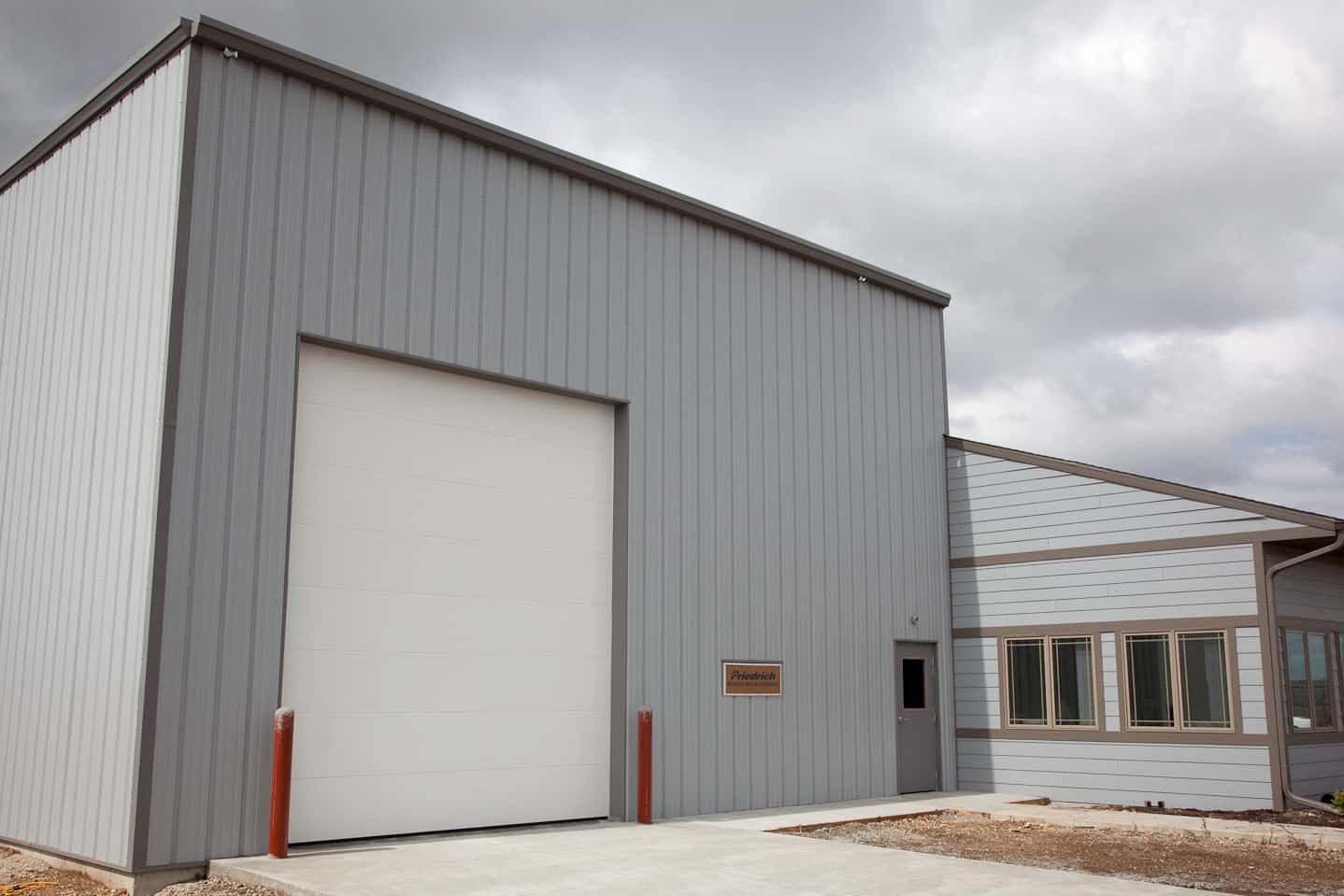 Haas 800 Series Commercial Overhead Garage Doors